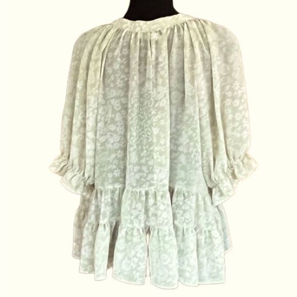 𝅺Forever 21 tiered Sage green patterned top with keyhole front and tie sz 0X - Picture 5 of 11